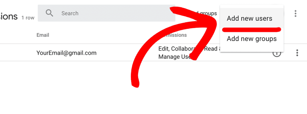 Red arrow pointing to user permissions menu in Google interface